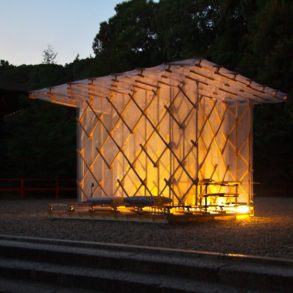 Shimogamo-Jinja-Hojoan-Kengo-Kuma-une-micro-cabane-en-hommage-vie-solitaire-0