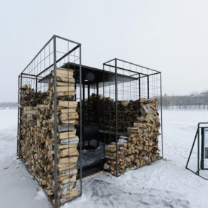 cabane-woodpile-empiler-bois-rester-chaud-noa-biran-roy-talmon-4