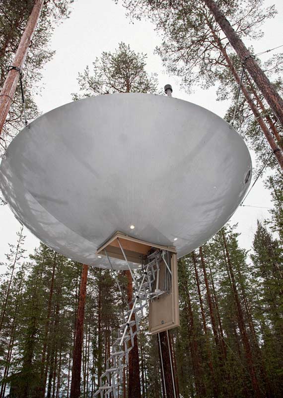 chambre-hotel-science-fiction-vaisseau-spatial-ovni-ufo-treehotel-5