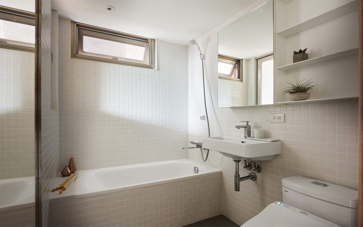 salle-de-bain-petit-appartement-de-22-m2-a-little-design-12